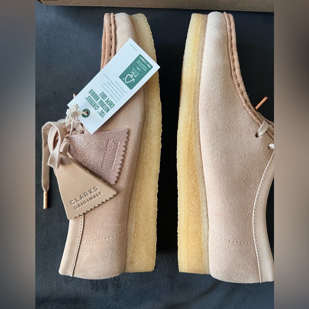 Clarks Wallabees Light Tan Suede - Picture 7 of 12